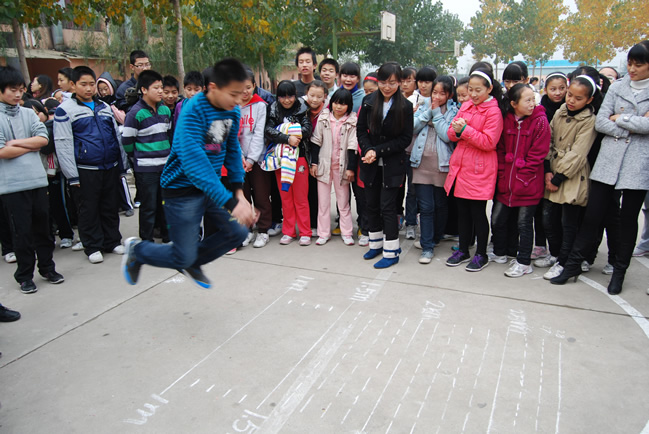 達(dá)標(biāo)運(yùn)動(dòng)會(huì)立定跳遠(yuǎn)