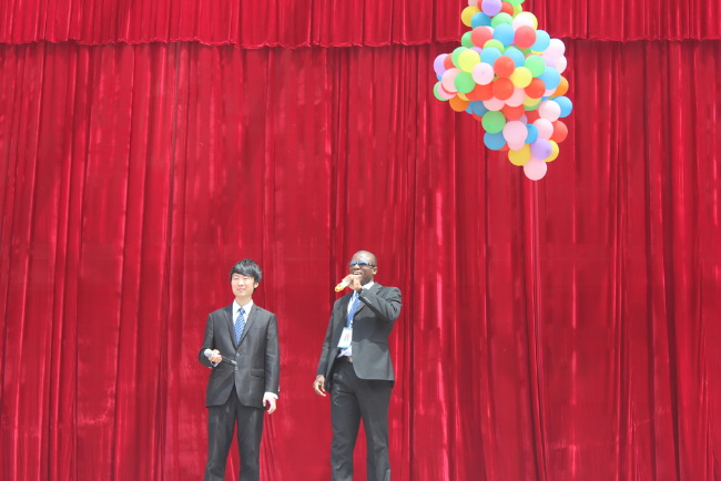 洛陽東方外國語學(xué)校開放日文藝演出
