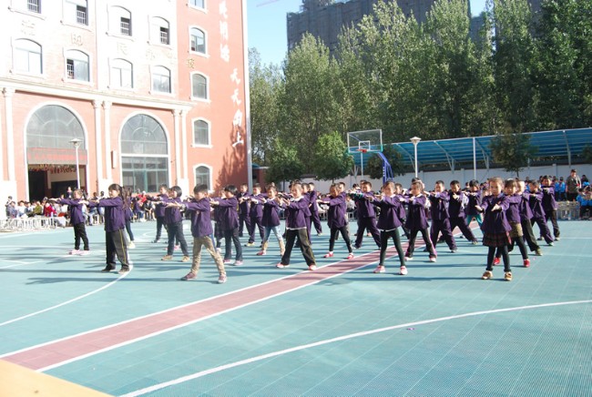 洛陽東方外國語學校武術(shù)操比賽