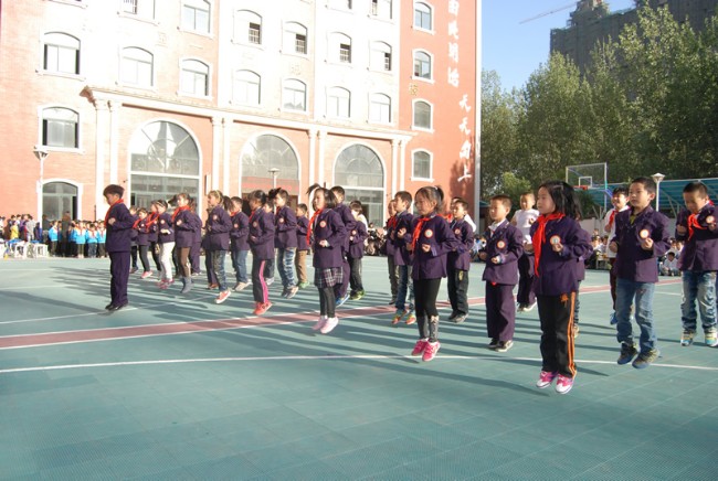洛陽東方外國語學校武術(shù)操比賽