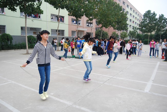 洛陽東外體育達(dá)標(biāo)運動會剪影