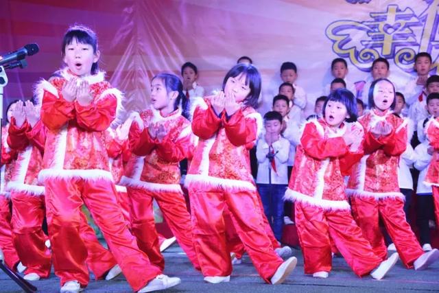 讓我們在愛和信任中相遇—洛陽東外二年級家長學校