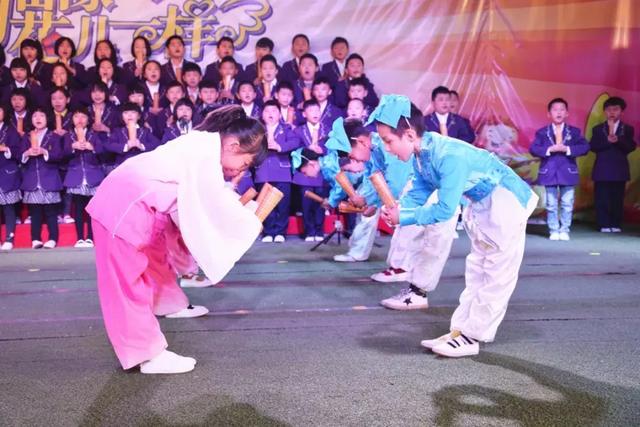 讓我們在愛和信任中相遇—洛陽東外二年級家長學校