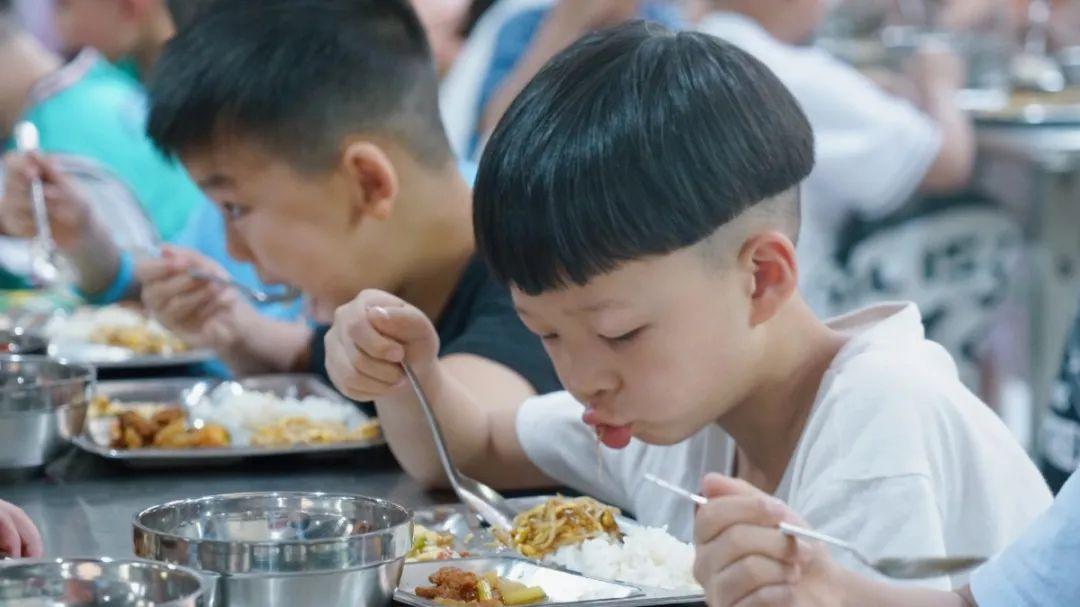 萌娃秒變“小大人”，東外一年級新生報到啦