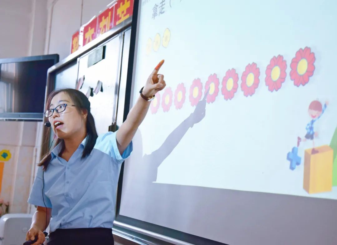 激活自主課堂，點(diǎn)燃研究熱情丨東外小學(xué)部名師引領(lǐng)課活動紀(jì)實(shí)