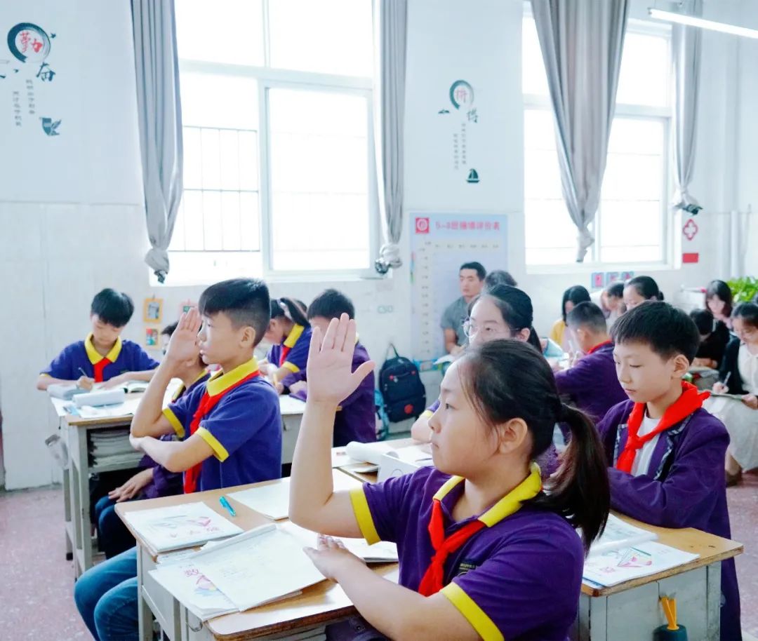 激活自主課堂，點(diǎn)燃研究熱情丨東外小學(xué)部名師引領(lǐng)課活動紀(jì)實(shí)