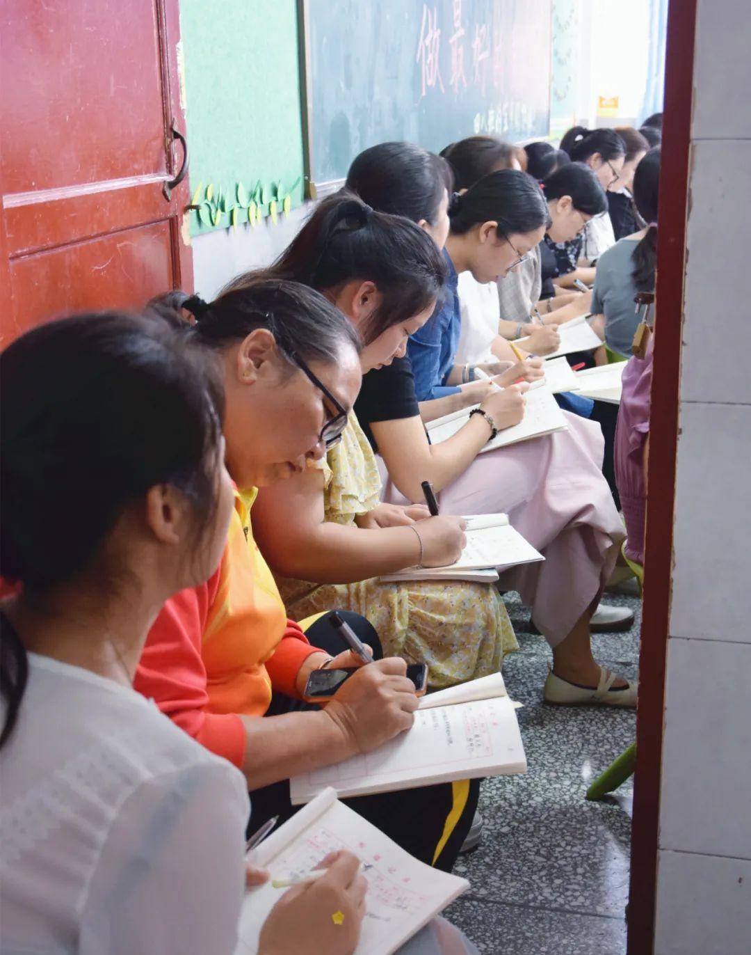 激活自主課堂，點(diǎn)燃研究熱情丨東外小學(xué)部名師引領(lǐng)課活動紀(jì)實(shí)