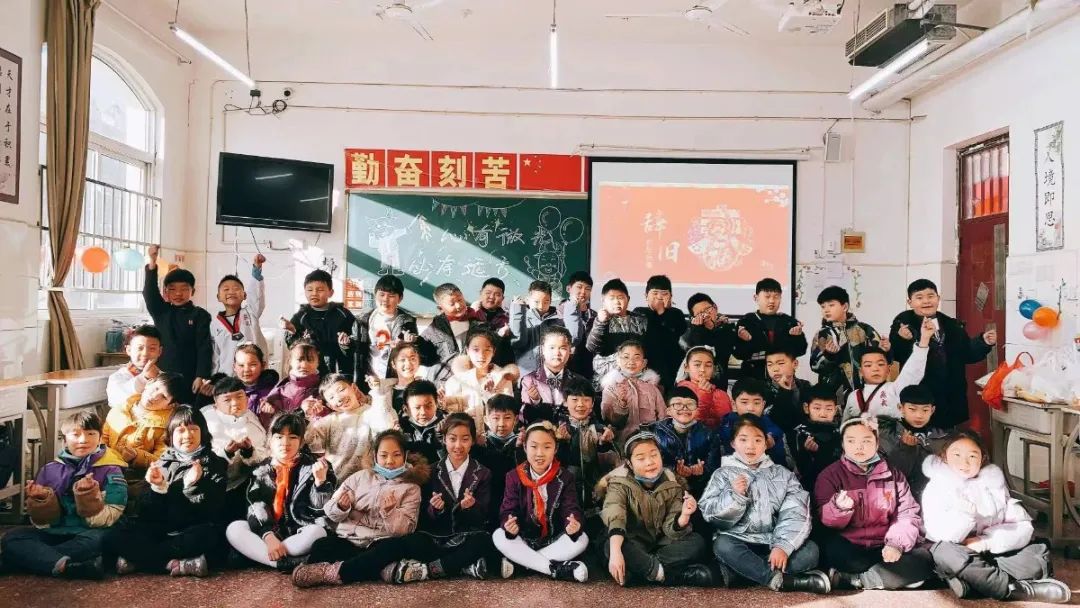 「心有家國，情系東外 」洛陽東外元旦文藝匯演圓滿落幕