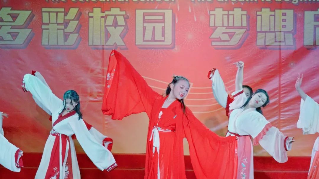 「心有家國，情系東外 」洛陽東外元旦文藝匯演圓滿落幕