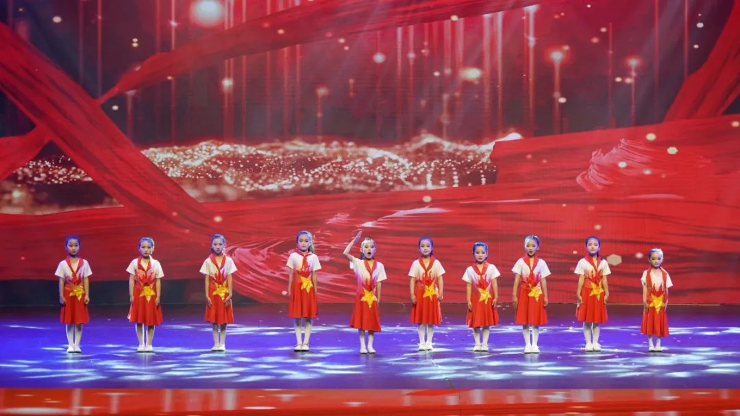 花兒向陽，童心向黨--東外萌娃參加洛陽市慶六一電視文藝匯演