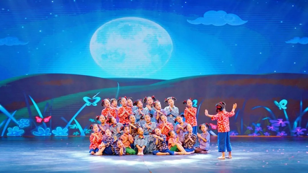 花兒向陽，童心向黨--東外萌娃參加洛陽市慶六一電視文藝匯演