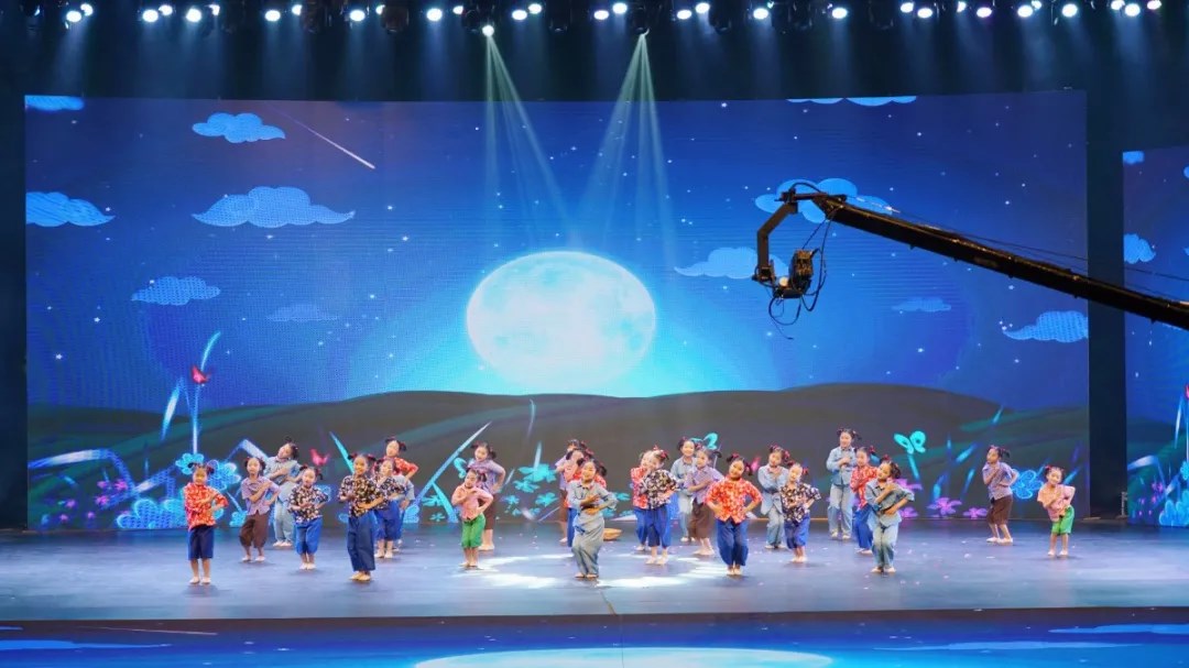 花兒向陽，童心向黨--東外萌娃參加洛陽市慶六一電視文藝匯演