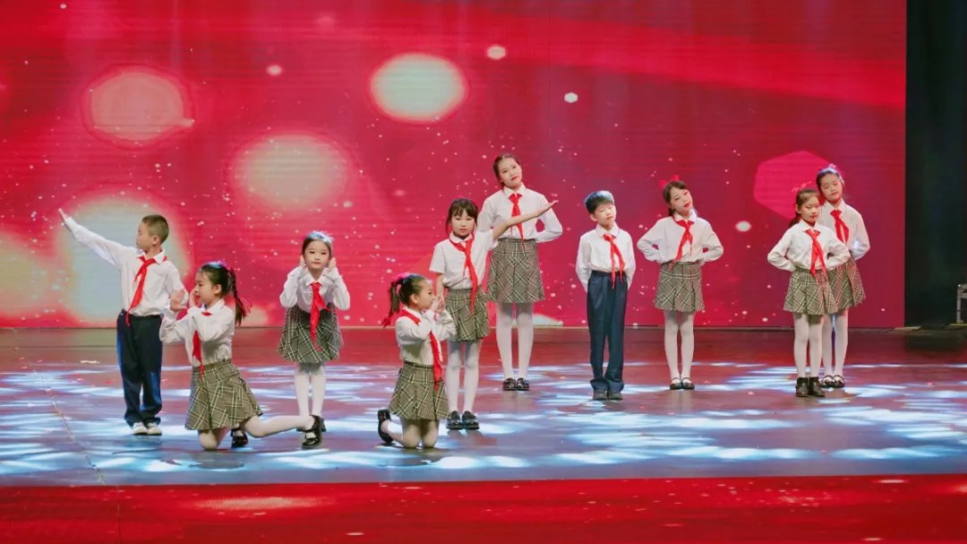 花兒向陽，童心向黨--東外萌娃參加洛陽市慶六一電視文藝匯演