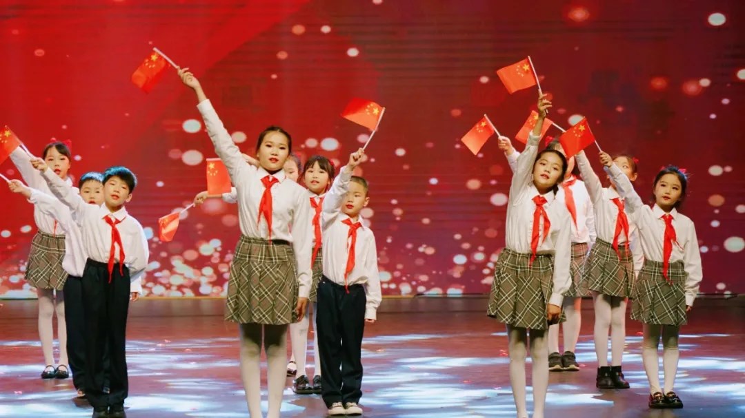 花兒向陽，童心向黨--東外萌娃參加洛陽市慶六一電視文藝匯演