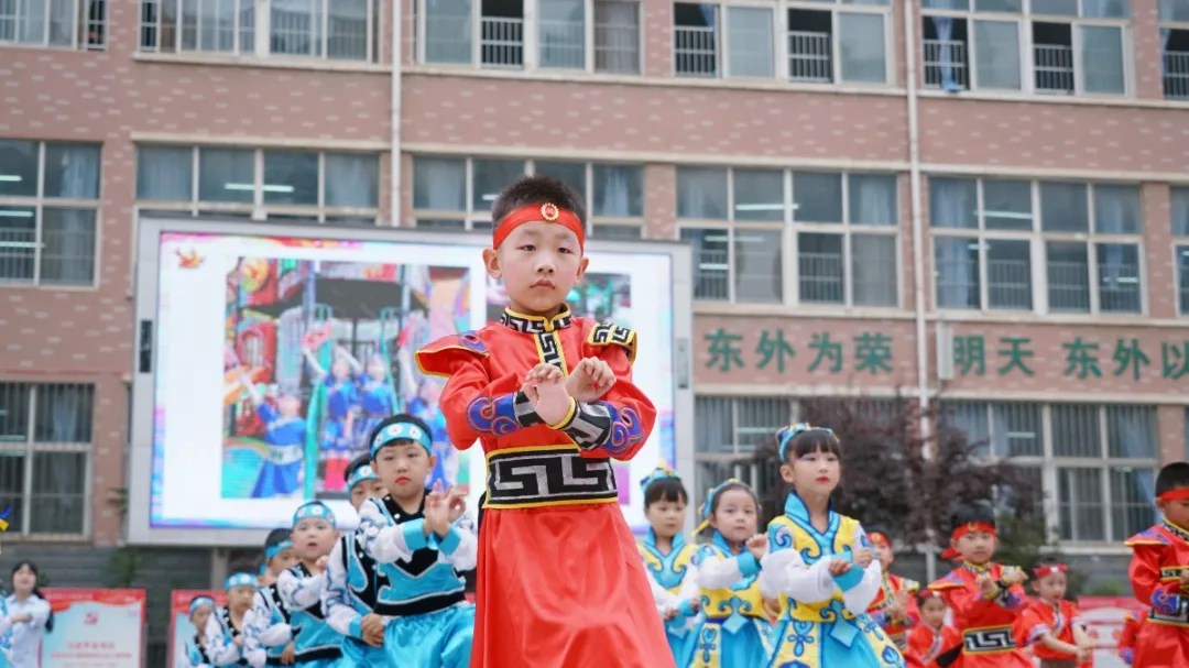 洛陽(yáng)東方外國(guó)語(yǔ)幼兒園獻(xiàn)禮建黨一百年暨六一民族大聯(lián)歡活動(dòng)