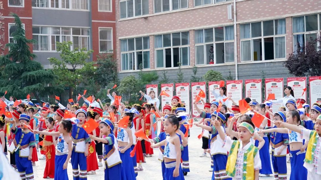 洛陽(yáng)東方外國(guó)語(yǔ)幼兒園獻(xiàn)禮建黨一百年暨六一民族大聯(lián)歡活動(dòng)