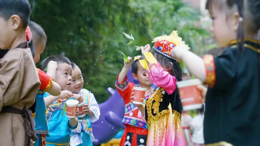 洛陽(yáng)東方外國(guó)語(yǔ)幼兒園獻(xiàn)禮建黨一百年暨六一民族大聯(lián)歡活動(dòng)