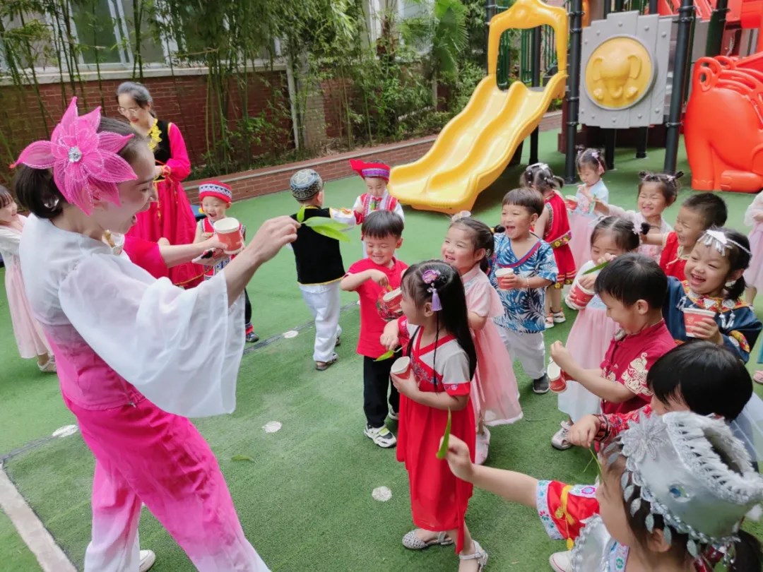 洛陽(yáng)東方外國(guó)語(yǔ)幼兒園獻(xiàn)禮建黨一百年暨六一民族大聯(lián)歡活動(dòng)