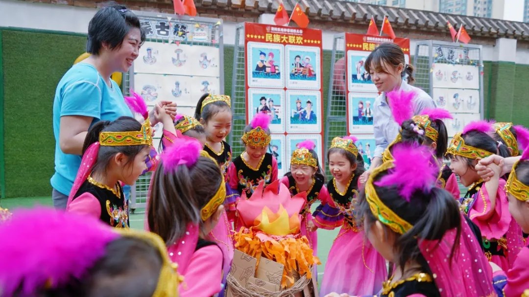 洛陽(yáng)東方外國(guó)語(yǔ)幼兒園獻(xiàn)禮建黨一百年暨六一民族大聯(lián)歡活動(dòng)