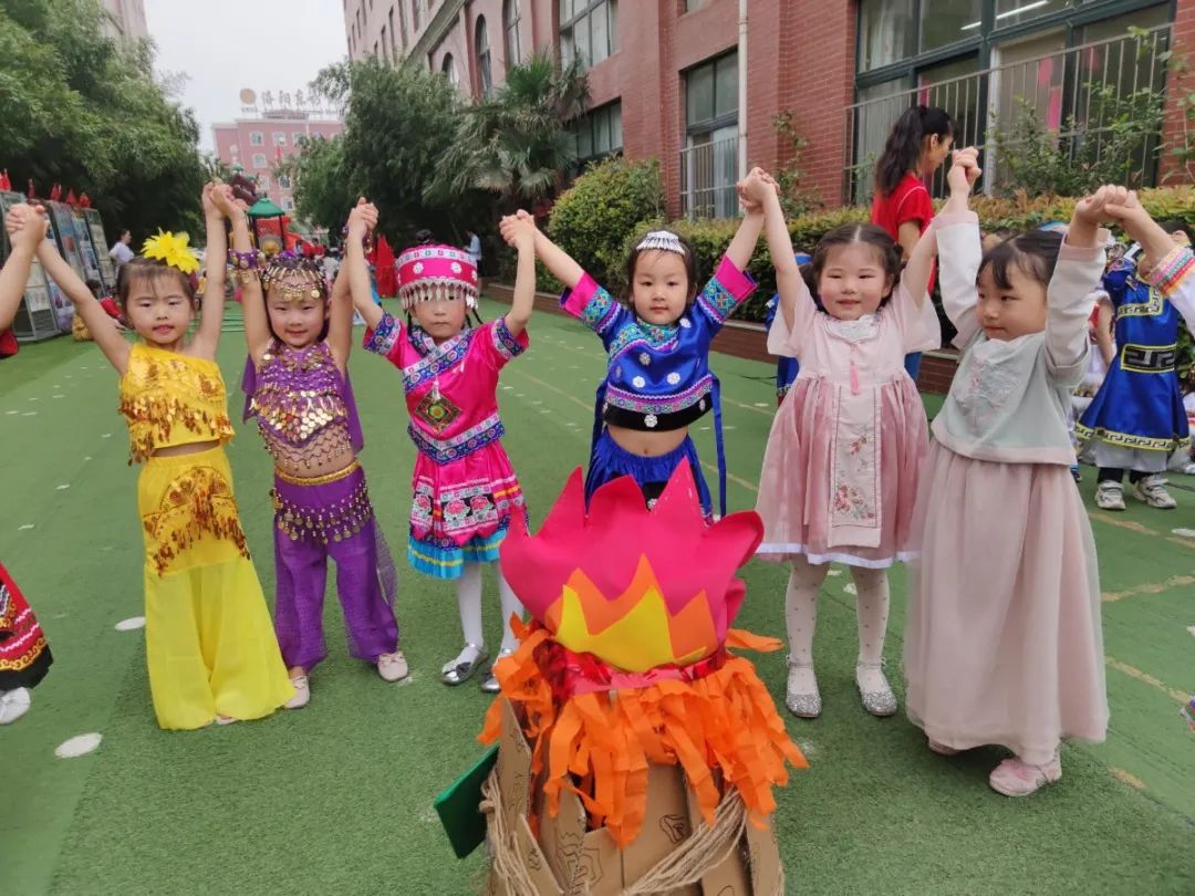 洛陽(yáng)東方外國(guó)語(yǔ)幼兒園獻(xiàn)禮建黨一百年暨六一民族大聯(lián)歡活動(dòng)