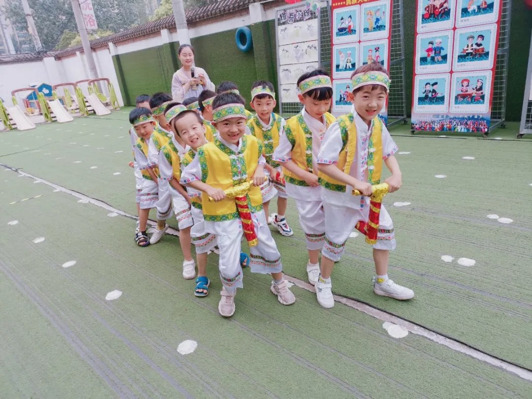洛陽(yáng)東方外國(guó)語(yǔ)幼兒園獻(xiàn)禮建黨一百年暨六一民族大聯(lián)歡活動(dòng)