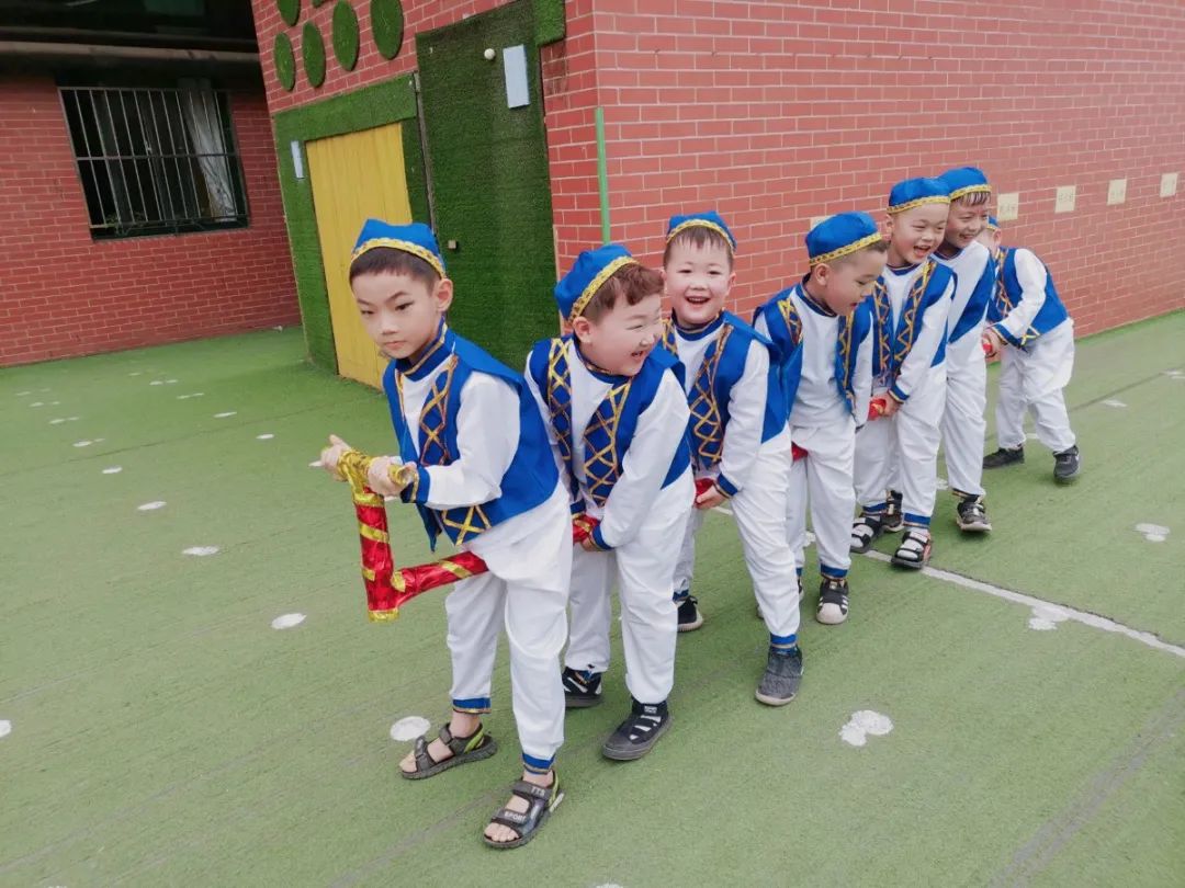 洛陽(yáng)東方外國(guó)語(yǔ)幼兒園獻(xiàn)禮建黨一百年暨六一民族大聯(lián)歡活動(dòng)
