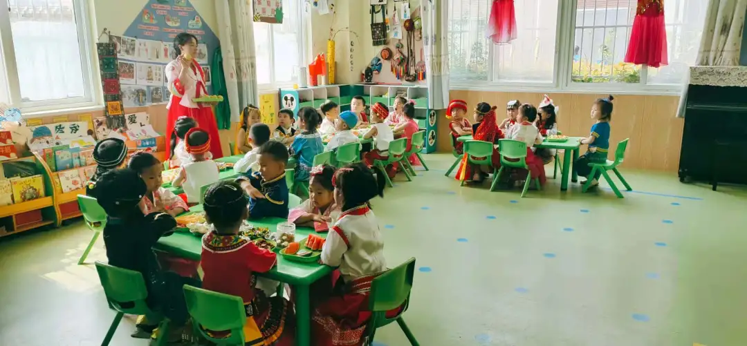洛陽(yáng)東方外國(guó)語(yǔ)幼兒園獻(xiàn)禮建黨一百年暨六一民族大聯(lián)歡活動(dòng)