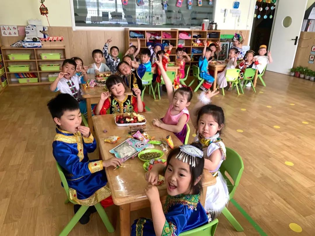 洛陽(yáng)東方外國(guó)語(yǔ)幼兒園獻(xiàn)禮建黨一百年暨六一民族大聯(lián)歡活動(dòng)