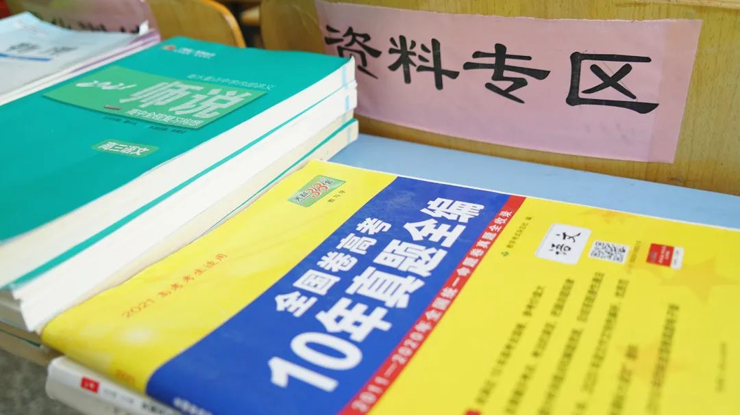 在東外，教室的每一面墻都會說話