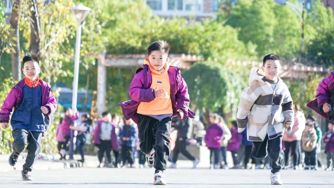 運(yùn)動(dòng)綻放光彩，健康伴我成長(zhǎng)丨洛陽(yáng)東外小學(xué)部體質(zhì)健康達(dá)標(biāo)運(yùn)動(dòng)會(huì)