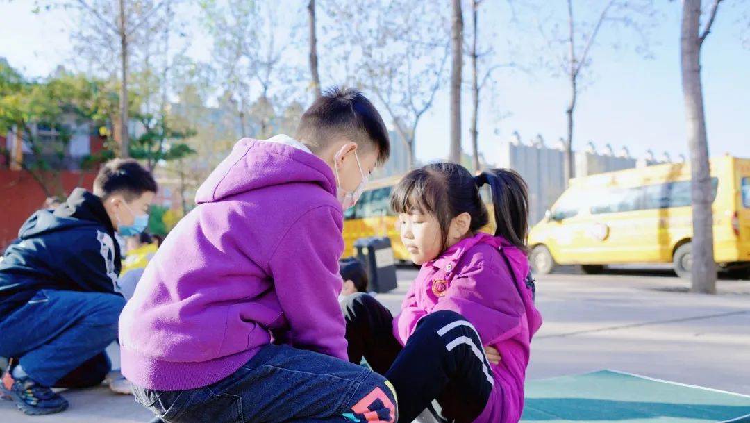 運(yùn)動(dòng)綻放光彩，健康伴我成長(zhǎng)丨洛陽(yáng)東外小學(xué)部體質(zhì)健康達(dá)標(biāo)運(yùn)動(dòng)會(huì)