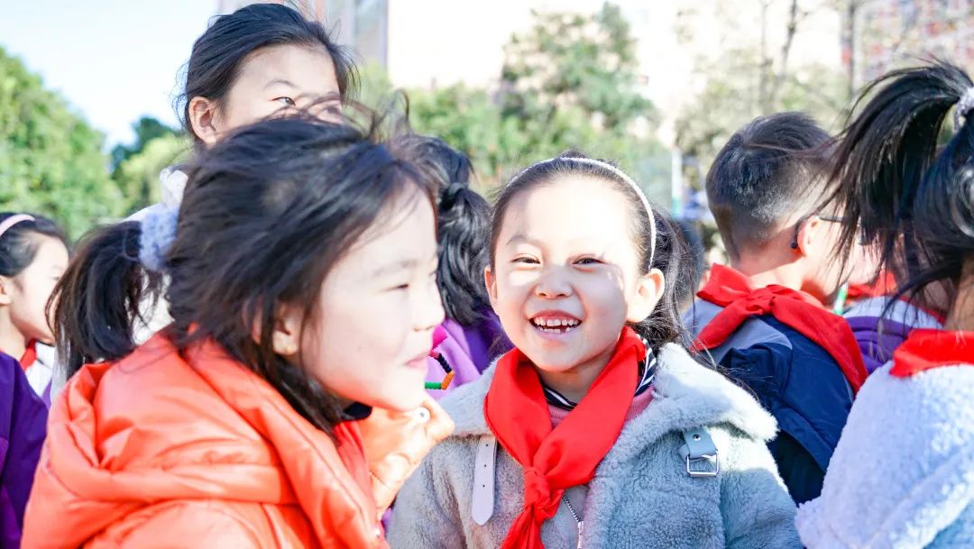 運(yùn)動(dòng)綻放光彩，健康伴我成長(zhǎng)丨洛陽(yáng)東外小學(xué)部體質(zhì)健康達(dá)標(biāo)運(yùn)動(dòng)會(huì)