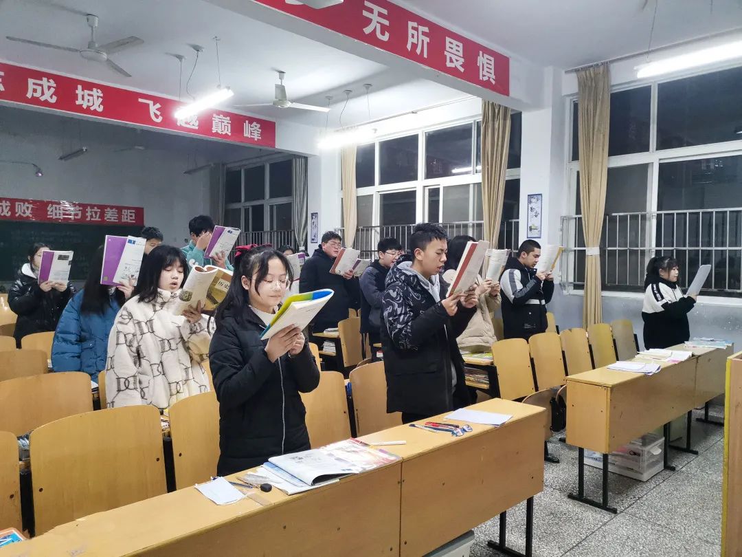 「東外高中部」興傳統(tǒng)厚植根脈，攜春光奔赴未來(lái)