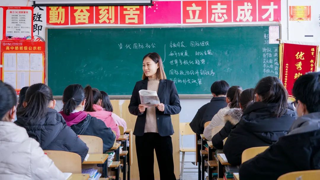 制度為綱，讓人必須做；文化鑄魂，讓人主動做