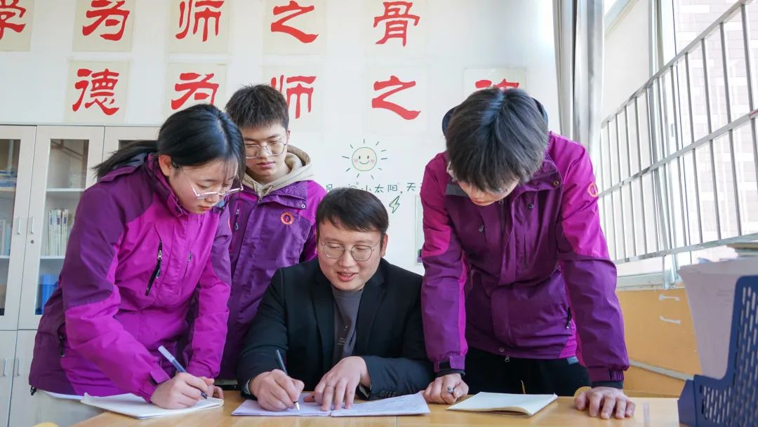 制度為綱，讓人必須做；文化鑄魂，讓人主動做