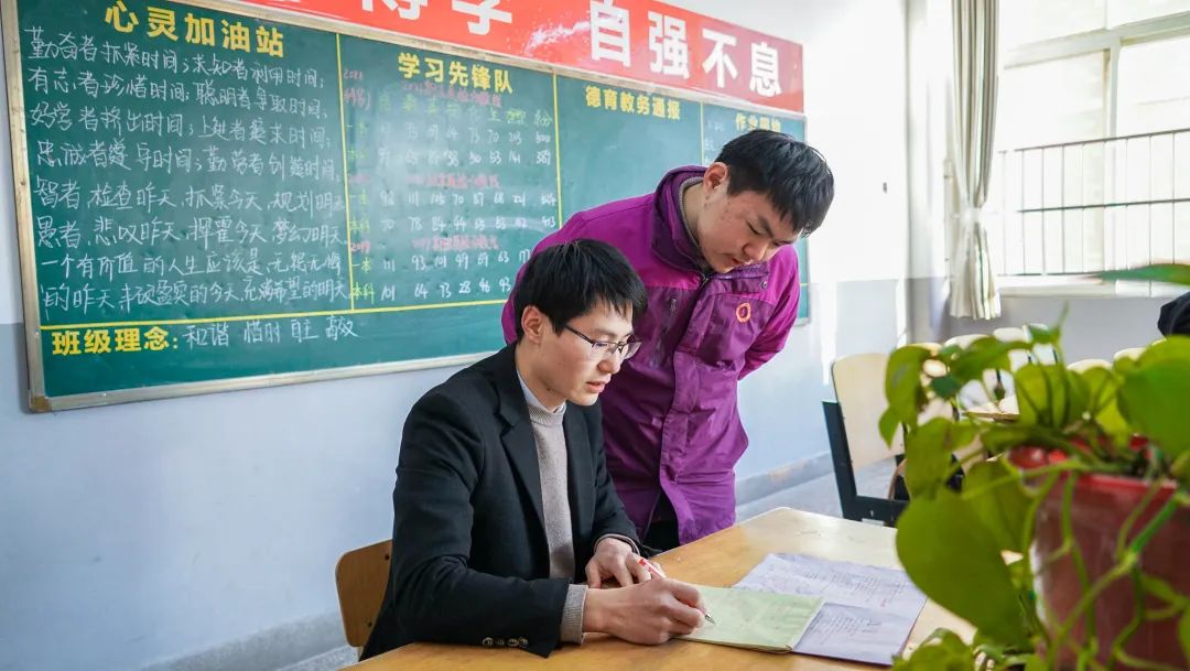 制度為綱，讓人必須做；文化鑄魂，讓人主動做