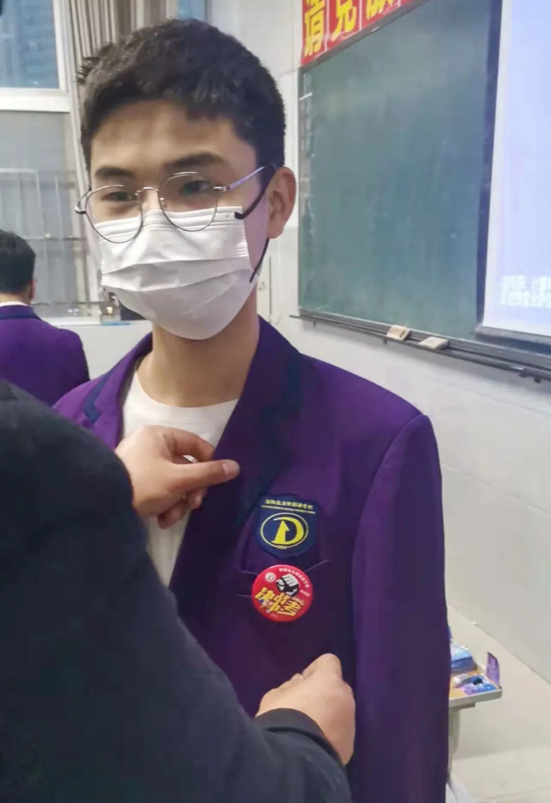 心存凌云志，一起向未來丨洛陽東外2022中考線上百日沖刺誓師大會