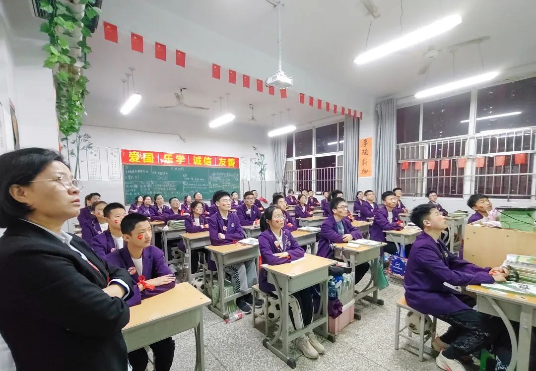 心存凌云志，一起向未來丨洛陽東外2022中考線上百日沖刺誓師大會