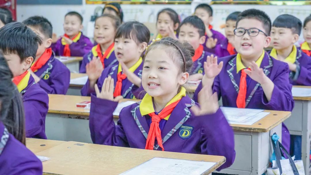 「寓教于樂 巧學(xué)古詩」東外小學(xué)部巧借撲克牌玩轉(zhuǎn)古詩詞系列活動(dòng)