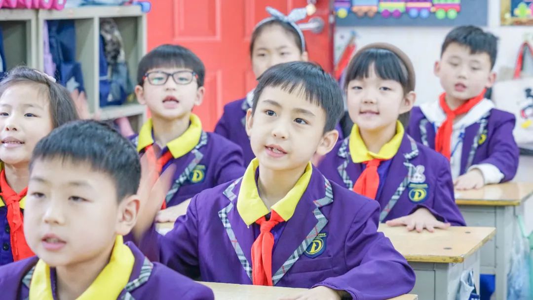 「寓教于樂 巧學(xué)古詩」東外小學(xué)部巧借撲克牌玩轉(zhuǎn)古詩詞系列活動(dòng)