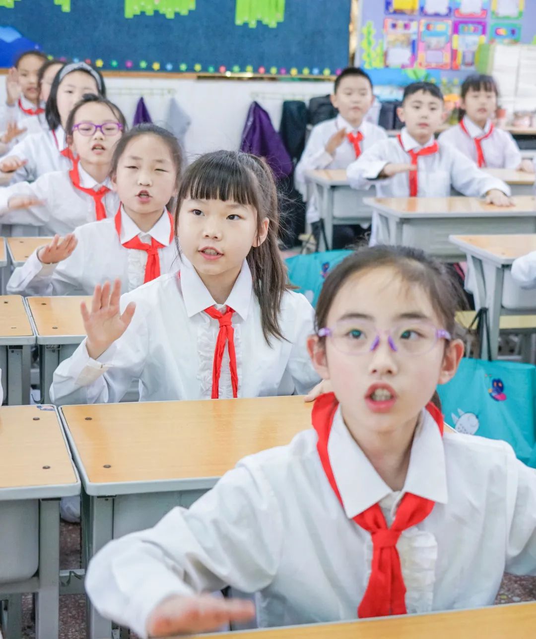 「寓教于樂 巧學(xué)古詩」東外小學(xué)部巧借撲克牌玩轉(zhuǎn)古詩詞系列活動(dòng)