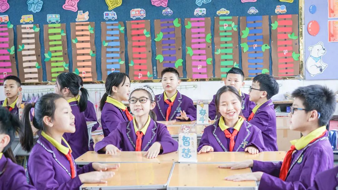 「寓教于樂 巧學(xué)古詩」東外小學(xué)部巧借撲克牌玩轉(zhuǎn)古詩詞系列活動(dòng)