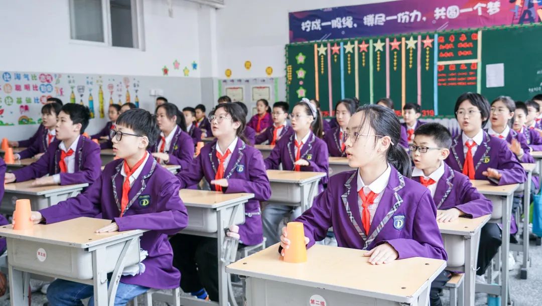 「寓教于樂 巧學(xué)古詩」東外小學(xué)部巧借撲克牌玩轉(zhuǎn)古詩詞系列活動(dòng)