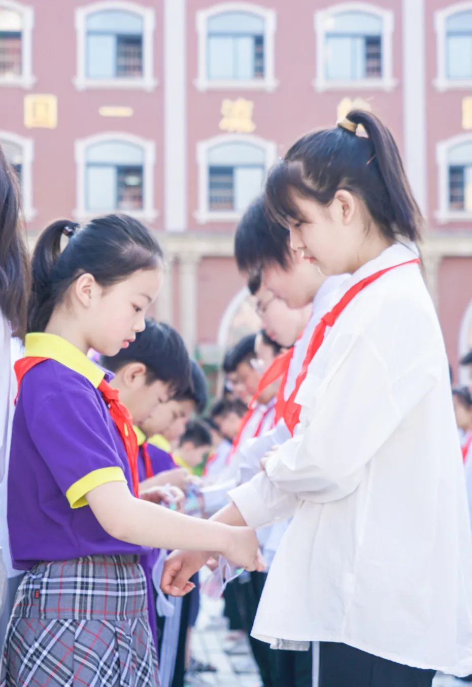 青春不散場(chǎng)，追夢(mèng)再出發(fā)——洛陽東外2022屆小學(xué)生畢業(yè)典禮