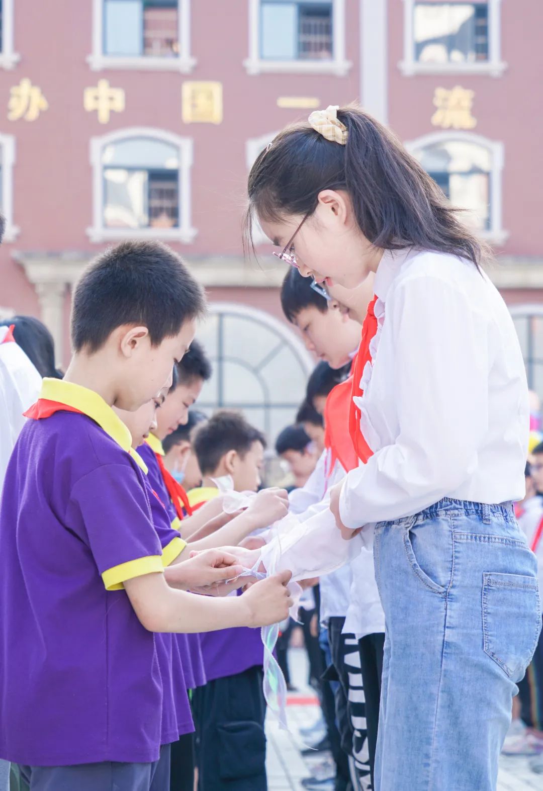 青春不散場(chǎng)，追夢(mèng)再出發(fā)——洛陽東外2022屆小學(xué)生畢業(yè)典禮