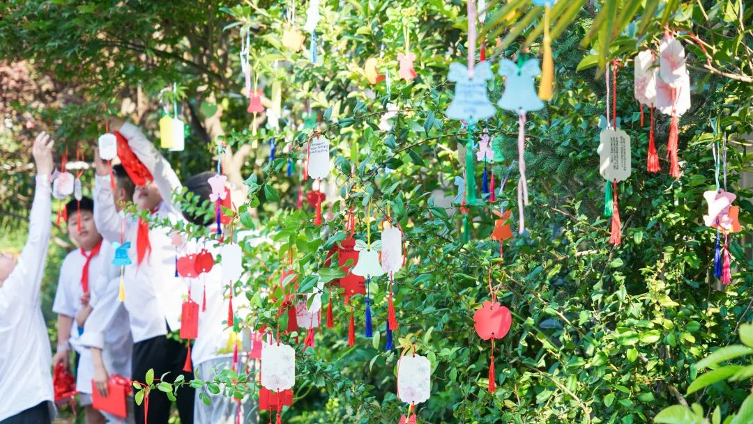 青春不散場(chǎng)，追夢(mèng)再出發(fā)——洛陽東外2022屆小學(xué)生畢業(yè)典禮