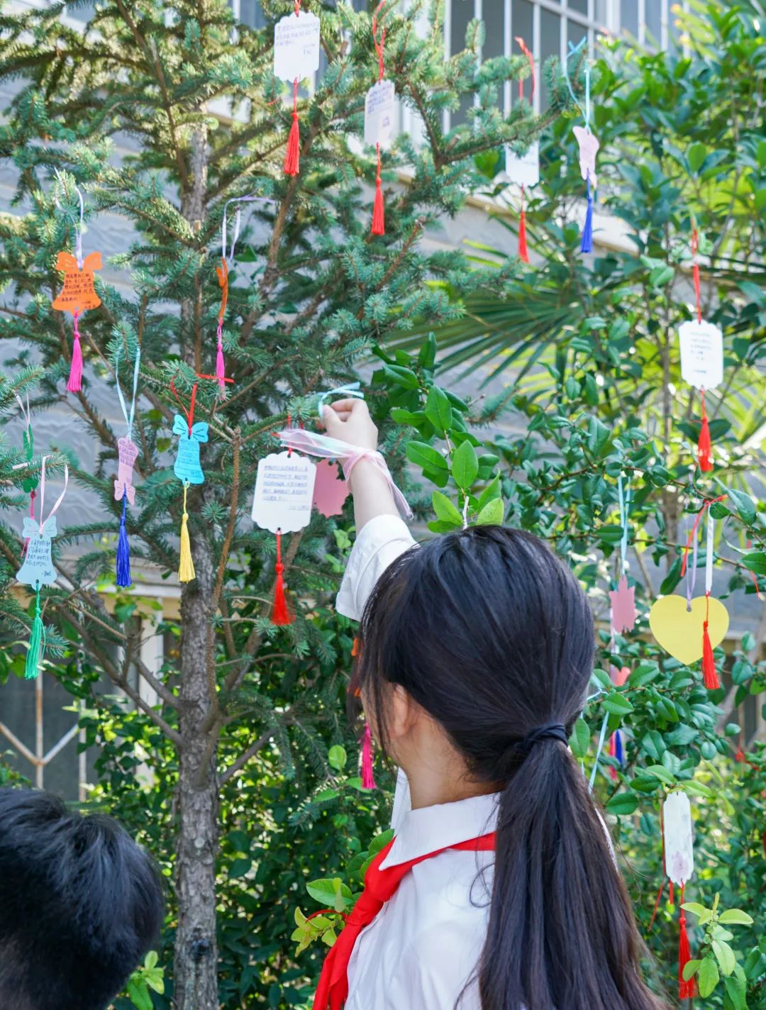 青春不散場(chǎng)，追夢(mèng)再出發(fā)——洛陽東外2022屆小學(xué)生畢業(yè)典禮