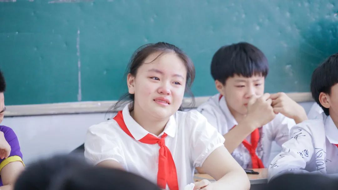 青春不散場(chǎng)，追夢(mèng)再出發(fā)——洛陽東外2022屆小學(xué)生畢業(yè)典禮