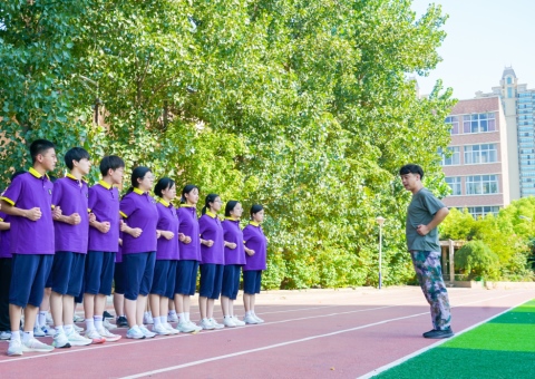 青春無(wú)懼風(fēng)雨，磨礪鑄就成長(zhǎng)—— 2024級(jí)高一新生國(guó)防教育紀(jì)實(shí)